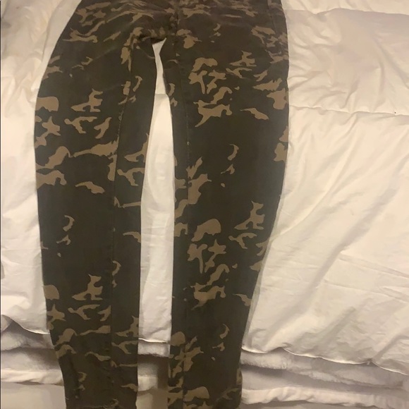 Camo pants - Picture 2 of 2